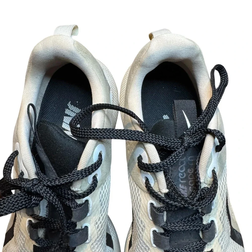 Nike Running Shoes Womens Size 8.5 White Black React Cushion Athletic DJ9976-100